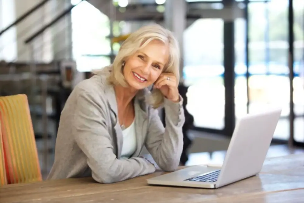 Tips for Women Over 50 Looking for a Job